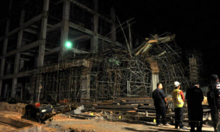 Scaffolding collapses at project in Taman Melawati, Selangor